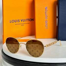 Picture of Louis Vuitton Sunglasses _SKUfw74861344fw